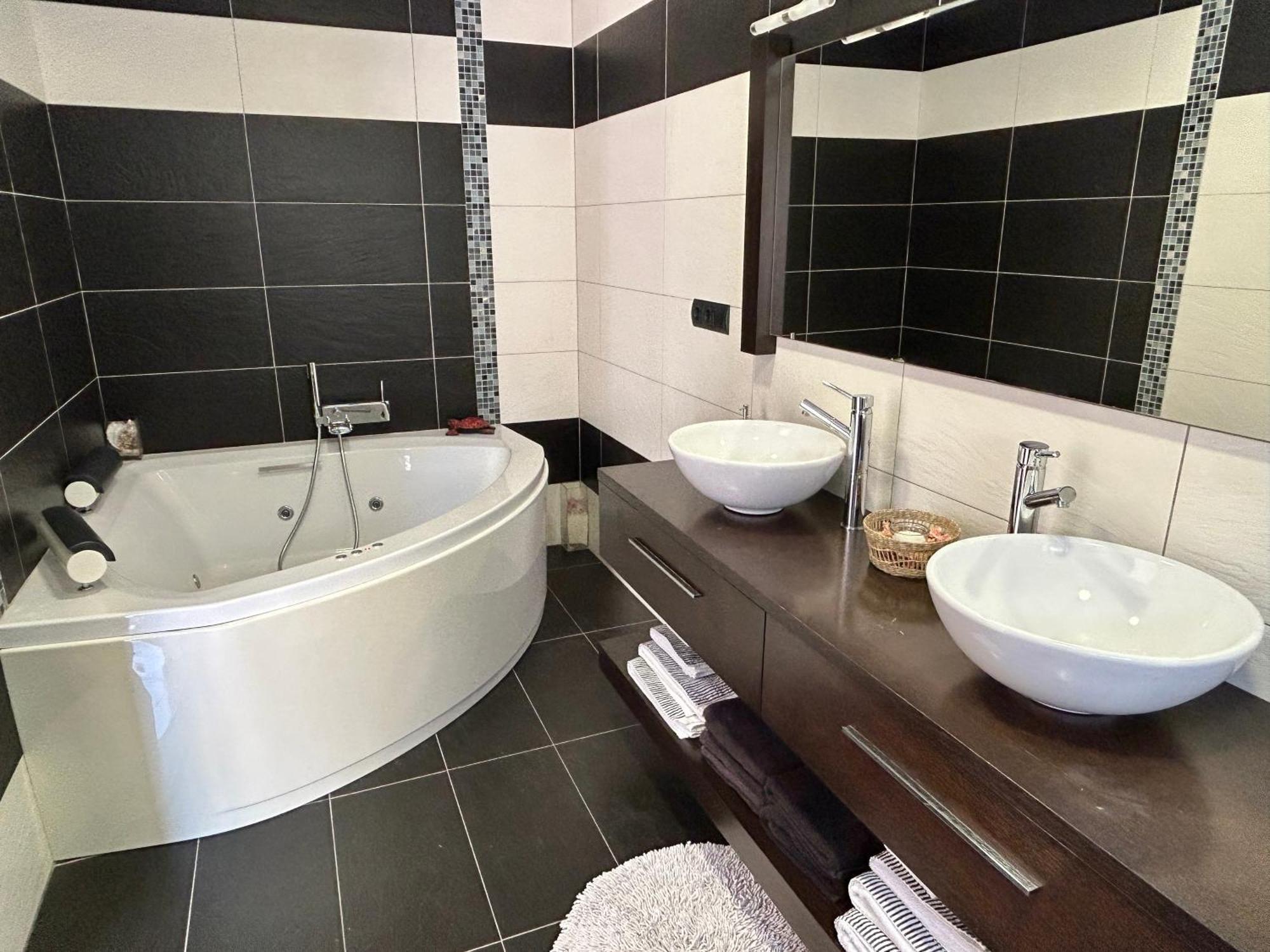 Casa Con Jacuzzi Y Piscina Con Vistas Al Castillo Corbera de Alcira Dış mekan fotoğraf